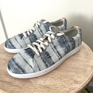 Cole Haan Grand Crosscourt Lace Uo Low Top Sneakers in Blue and White Size 7.5